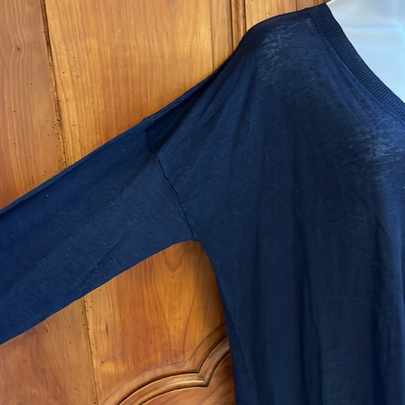 DG2 V-neck classic sweater NWT - Picture 2 of 8